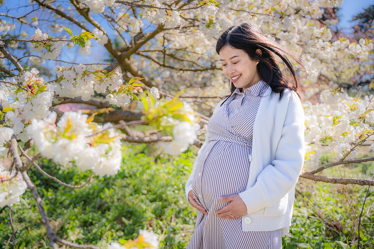 Maternity photo in spring London