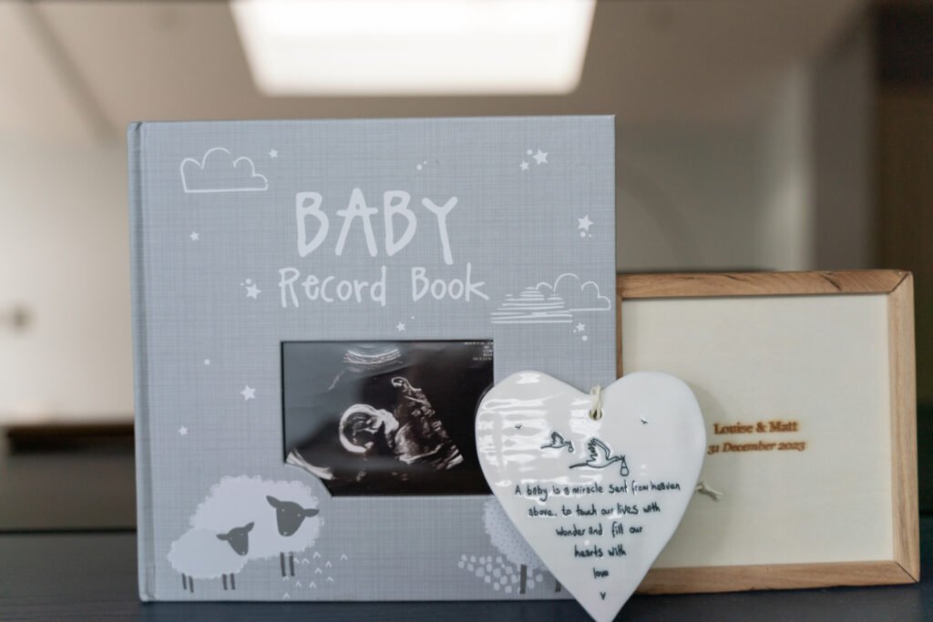 London indoor newborn photo