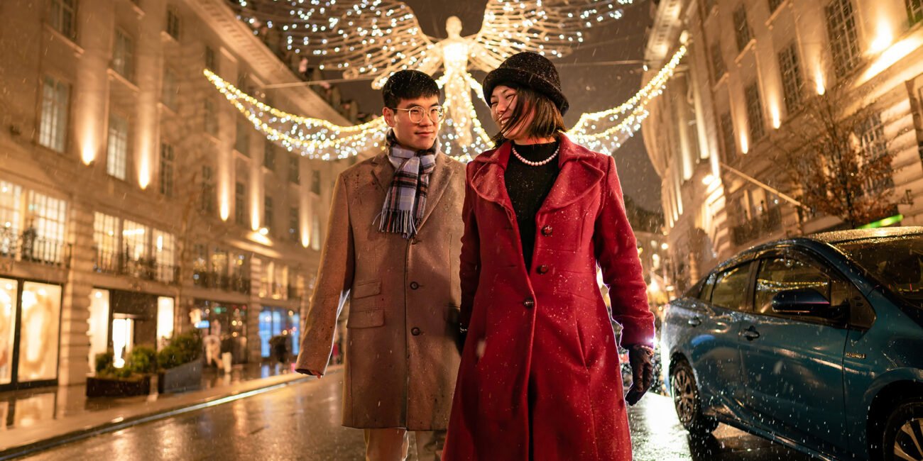 London Christmas night couple photoshoot
